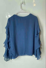 Load image into Gallery viewer, Vince Camuto Womens Blue V-Neck Ruffled Sleeve Blouse Top Size XL
