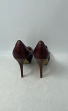 Load image into Gallery viewer, Guess Womens Brown Leather Slip-On Round Toe Stiletto Pump Heels Size 7.5 M
