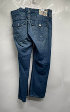 Load image into Gallery viewer, True Religion Mens Blue Denim Medium Wash Pockets Straight Jeans Size 36
