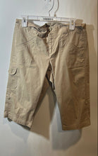Load image into Gallery viewer, Express Womens Beige Flat Front Pockets Straight Leg Capri Pants Size 8
