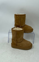 Load image into Gallery viewer, UGG Kids Classic II 1017703T Brown Sheepskin Round Toe Pull-On Snow Boots Size 6

