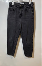 Load image into Gallery viewer, Zara Womens Black Denim Dark Wash Stretch Pockets Skinny Leg Mom Jeans Size 6
