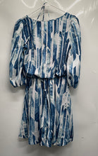 Load image into Gallery viewer, Vince Camuto Womens Blue White Printed 3/4 Sleeve Tie Neck Blouson Dress Size 6
