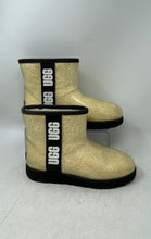 Load image into Gallery viewer, UGG Womens Classic Clear Mini 1113190 Cream Black Round Toe Winter Boots Size 7
