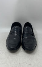 Load image into Gallery viewer, Shoestock Mens Black Leather Apron Toe Slip-On Penny Loafer Shoes Size 9.5
