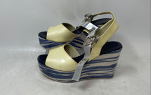 Load image into Gallery viewer, AGL Attilio Giusti Leombruni Womens Navy Blue Beige Platform Heels Size 6.5
