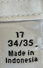 Load image into Gallery viewer, Calvin Klein Mens White Performance Non-Iron Regular Fit Dress Shirt Sz 17 34/35
