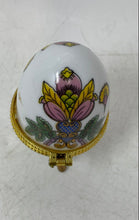Load image into Gallery viewer, Mini White Floral Print Ceramic Tri-Footed Egg Shaped Jewelry Box
