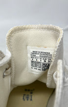 Load image into Gallery viewer, Converse Unisex Chuck Taylor All Star M7650 White Sneaker Shoes Size M6 W8

