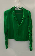 Load image into Gallery viewer, Zara Womens Green Long Sleeve Collared Cropped Button-Up Shirt Size Medium
