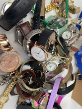 Load image into Gallery viewer, Assorted Watches 3Pound+ 14.3Oz Box
