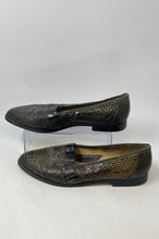 Load image into Gallery viewer, Giorgio Brutini Mens Black Leather Snakeskin Slip-On Loafers Shoes Size 10 1/2M
