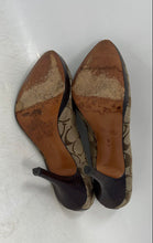 Load image into Gallery viewer, Coach Womens Beige Brown Signature Print Slip-On Pump Heels Size 8B
