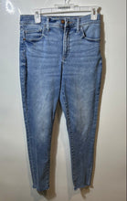 Load image into Gallery viewer, Express Womens Blue Denim Medium Wash Pockets Skinny Leg Jeans Size 8R
