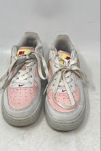 Load image into Gallery viewer, Nike Girls Air Force 1 Low Pink White Low Top Lace-Up Sneaker Shoes Size 5.5Y
