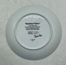 Load image into Gallery viewer, Set Of 2 Viletta Bathtime Visitor Nature Hunt Decorative Collector Plates
