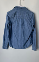 Load image into Gallery viewer, Forever 21 Womens Blue Long Sleeve Spread Collar Button-Up Shirt Size S

