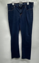 Load image into Gallery viewer, Levi Strauss &amp; Co. Womens Blue Denim Button Front Straight Leg Jeans Size 34

