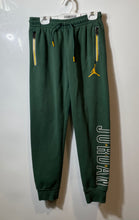 Load image into Gallery viewer, Jordan Boys Green Fleece Pockets Stretch Tapered Drawstring Jogger Pants Size M
