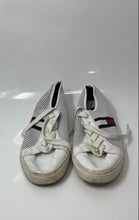 Load image into Gallery viewer, Tommy Hilfiger Womens Lireai White Lace-Up Low Top Sneaker Shoes Size 9M
