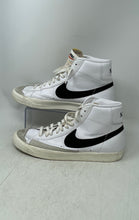 Load image into Gallery viewer, Nike Mens Blazer Mid '77 Vintage BQ6806-100 White Sneaker Shoes Size 12
