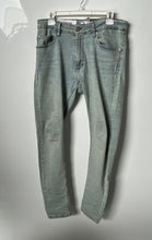Load image into Gallery viewer, Zara Mens Blue Denim 5 Pocket Design Light Wash Straight Jeans Size 32
