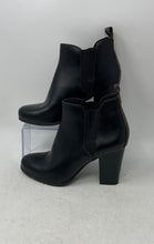 Load image into Gallery viewer, Michael Kors Womens Evaline Black Leather Pull-On Chelsea Boots Size 7.5M
