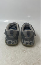 Load image into Gallery viewer, And1 Kids Limelight Gray Lace-Up Low Top Basketball Shoes Size 3
