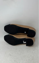 Load image into Gallery viewer, Clarks Womens Iridessa May Nude Black Cap Toe Block Pump Heels Size 8M
