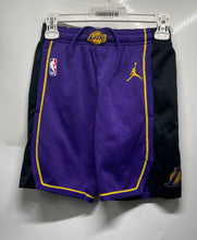 Load image into Gallery viewer, Nike Youth Purple &amp; Black Los Angeles Lakers NBA Basketball Shorts Size S
