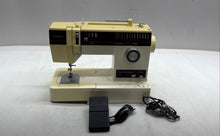 Load image into Gallery viewer, Singer 6233 Cream Household Portable Sewing Machine With Foot Pedal Not Tested
