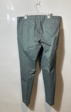 Load image into Gallery viewer, Express Mens Green Pockets Pleated Front Straight-Leg Chino Pants Size 38x32
