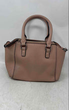 Load image into Gallery viewer, Guess Womens Dark Nude Leather Pockets Crossbody Adjustable Strap Satchel Bag
