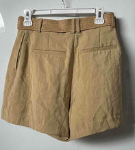 Load image into Gallery viewer, H&amp;M Womens Khaki Pockets Stretch Belted Bermuda Shorts Size 6
