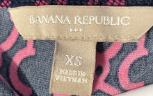 Load image into Gallery viewer, Banana Republic Womens Blue Pink Printed Sleeveless Blouse Top Size XS

