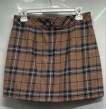 Load image into Gallery viewer, Express Womens Beige Black White Plaid Flat Front Back Zip Short Mini Skirt Sz 8
