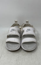 Load image into Gallery viewer, Nike Womens Owaysis CK9283-100 White Open Toe Hook &amp; Loop Sport Sandals Size 8
