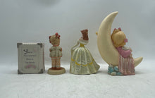 Load image into Gallery viewer, Lot Of 7 Pcs Mixed Variety Multicolor Ceramic Decorative Collectible Figurines

