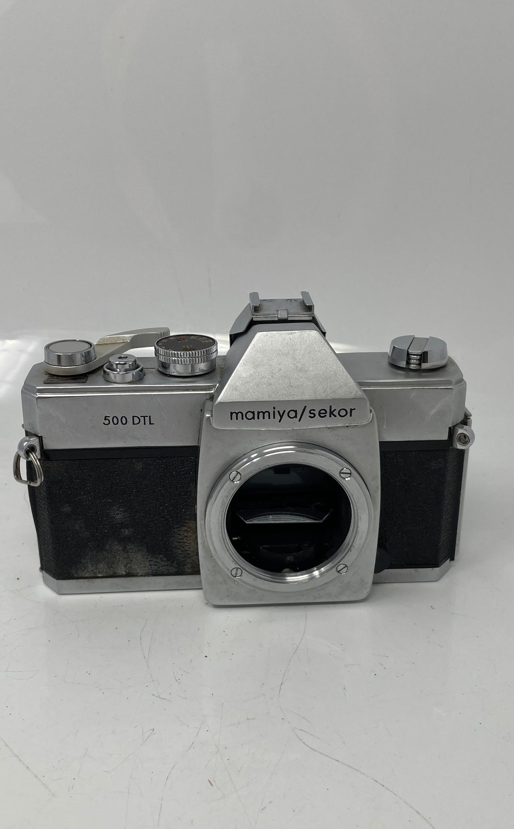 Mamiya Sekor 500 DTL Black Silver-Tone 35mm Film SLR Camera Not Tested