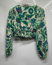Load image into Gallery viewer, Zara Womens Green Printed Long Sleeve V-Neck Cropped Blouse Top Size XS
