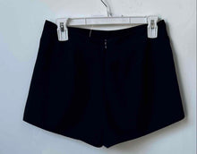 Load image into Gallery viewer, Forever 21 Womens Black Regular Fit Flat Front Chino Shorts Size M
