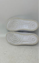 Load image into Gallery viewer, Nike Boys Air Force 1 EasyOn White Low Top Hook &amp; Loop Sneaker Shoes Size 13.5C
