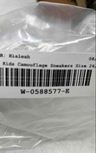Load image into Gallery viewer, Zara Kids Green Camouflage Lace-Up Low Top Sneaker Shoes Size 26/27

