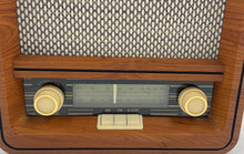 Load image into Gallery viewer, Throwback Model TB-RETS2-WOD Brown Retro Ware Wireless Speaker Untested
