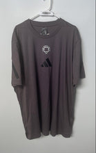 Load image into Gallery viewer, Adidas Mens Gray Fifa Club World Cup 2025 Soccer Pullover T-Shirt Size 2XL
