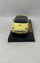 Load image into Gallery viewer, Maisto Special Edition Thunderbird Show Convertible Diecast Model Car
