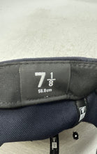 Load image into Gallery viewer, New Era Mens Navy Blue Boston Red Sox MLB Baseball Cap Size 7 1/8
