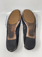 Load image into Gallery viewer, Authentic Tory Burch Womens Black Leather Slip-On Ballet Flats Size 7.5M Damaged
