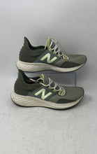 Load image into Gallery viewer, New Balance Mens Fresh Foam Roav MROAVFD Green White Sneakers Shoes Size 6.5 D
