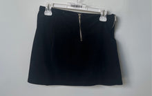Load image into Gallery viewer, Forever 21 Womens Black Flat Front Casual Back Zip Mini Skirt Size Large
